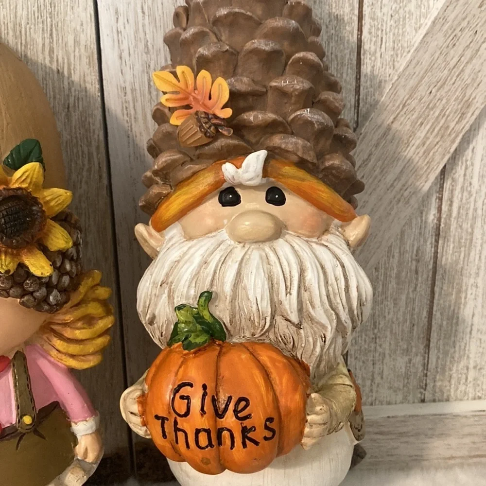 Give Thanks Garden Gnomes and Squirrel